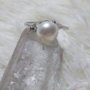 Classic Natural White Pearl Ring